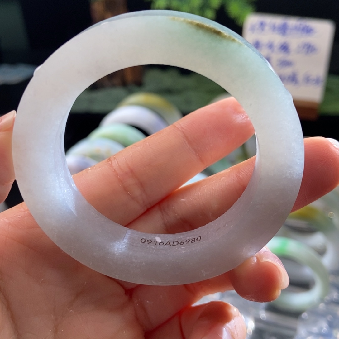 随****未镶嵌手镯定制翡翠