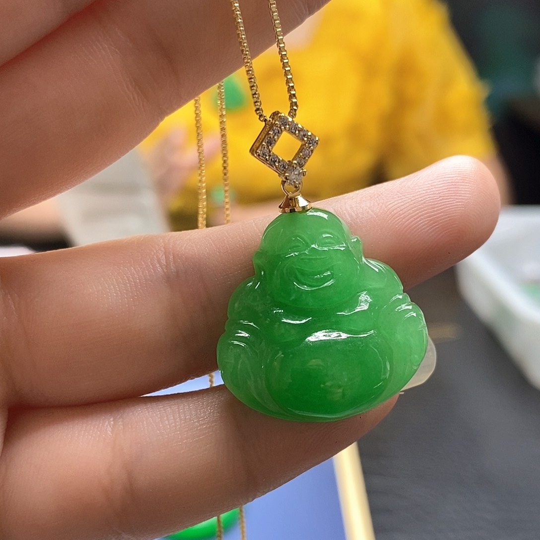 翡翠未镶嵌颈饰小佛