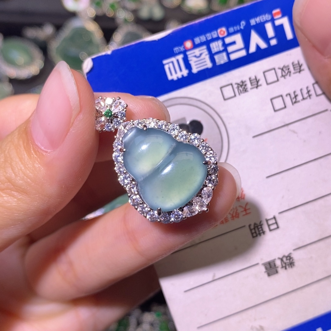 翡翠未镶嵌颈饰天然