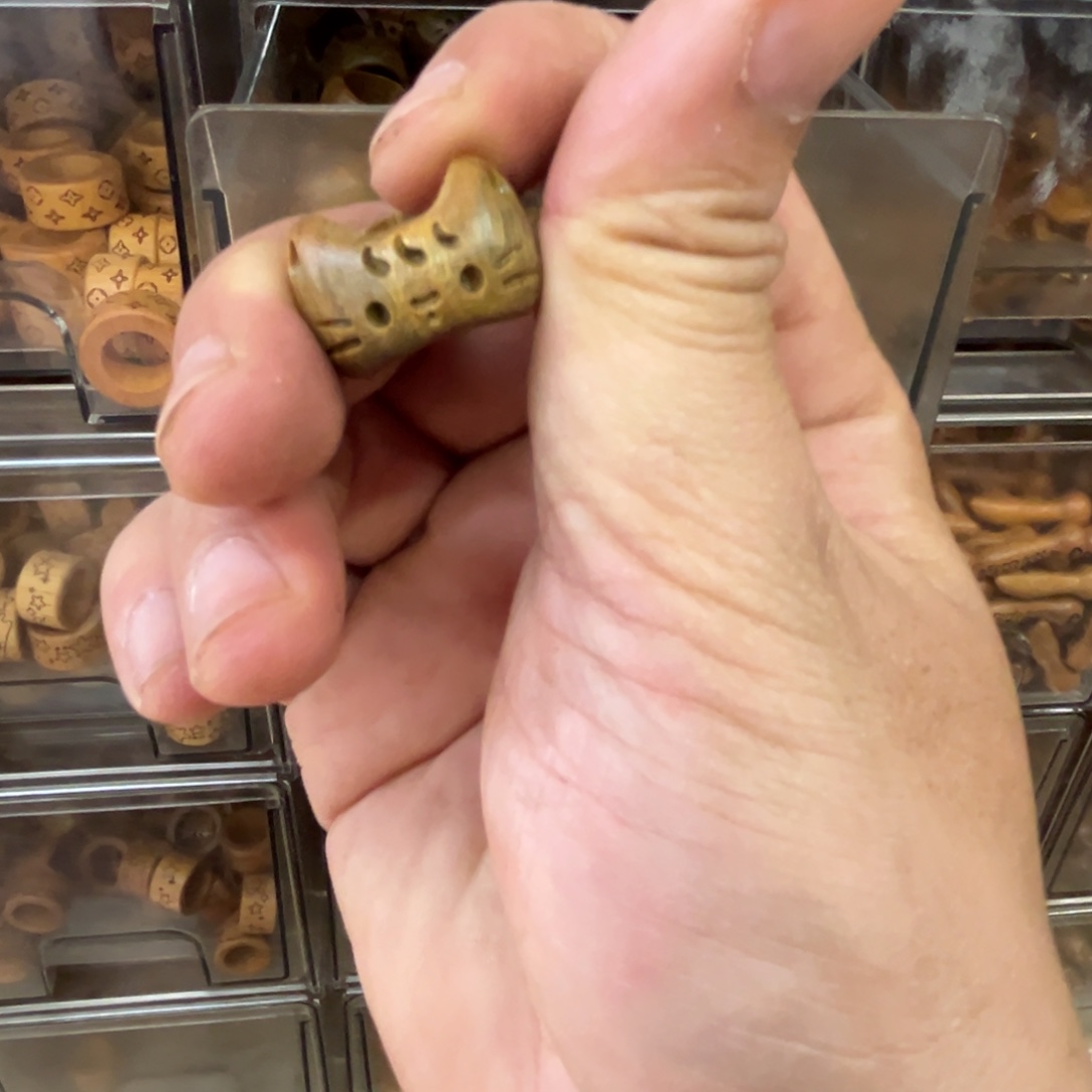 只买单纯的吊坠，没带链子，属的性质。