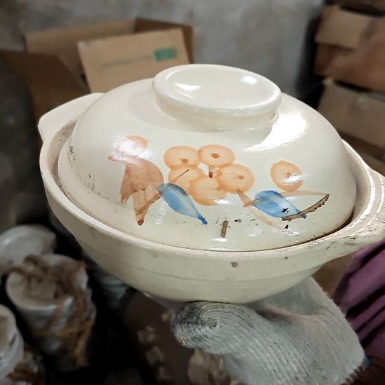 绿泥盘子碗茶壶啥都有