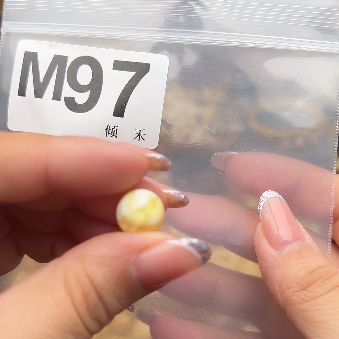 瞌***碎未镶嵌琥珀裸石11