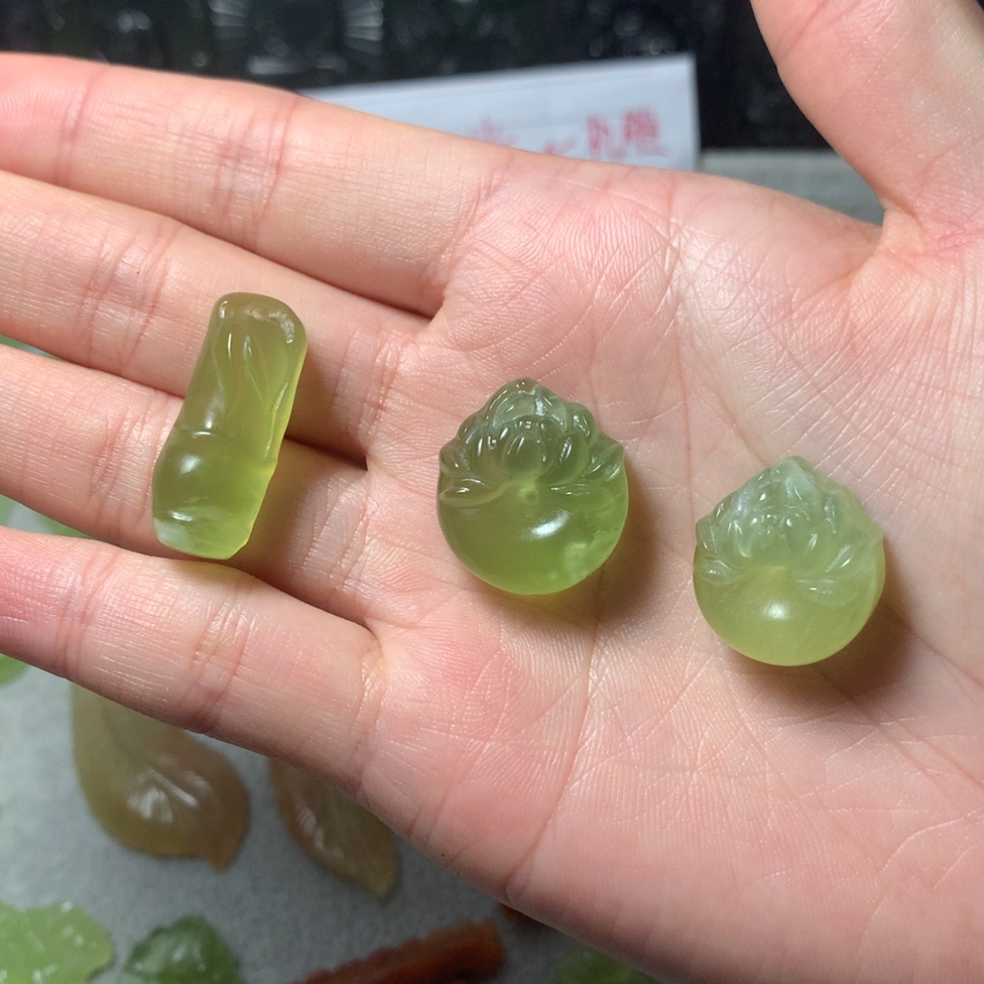 蛇纹石玉合金颈饰