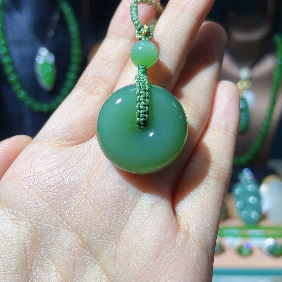 和田玉（碧玉）未镶嵌颈饰