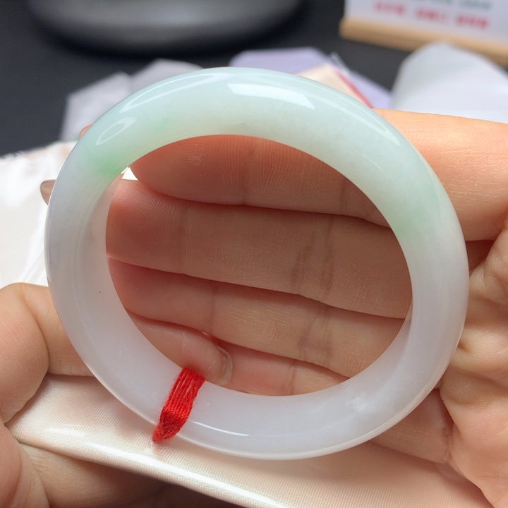 翡翠手镯未镶嵌56565757