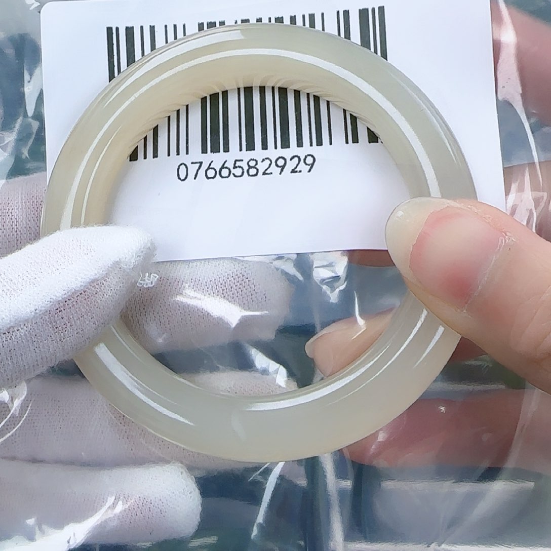 和田玉手镯未镶嵌53