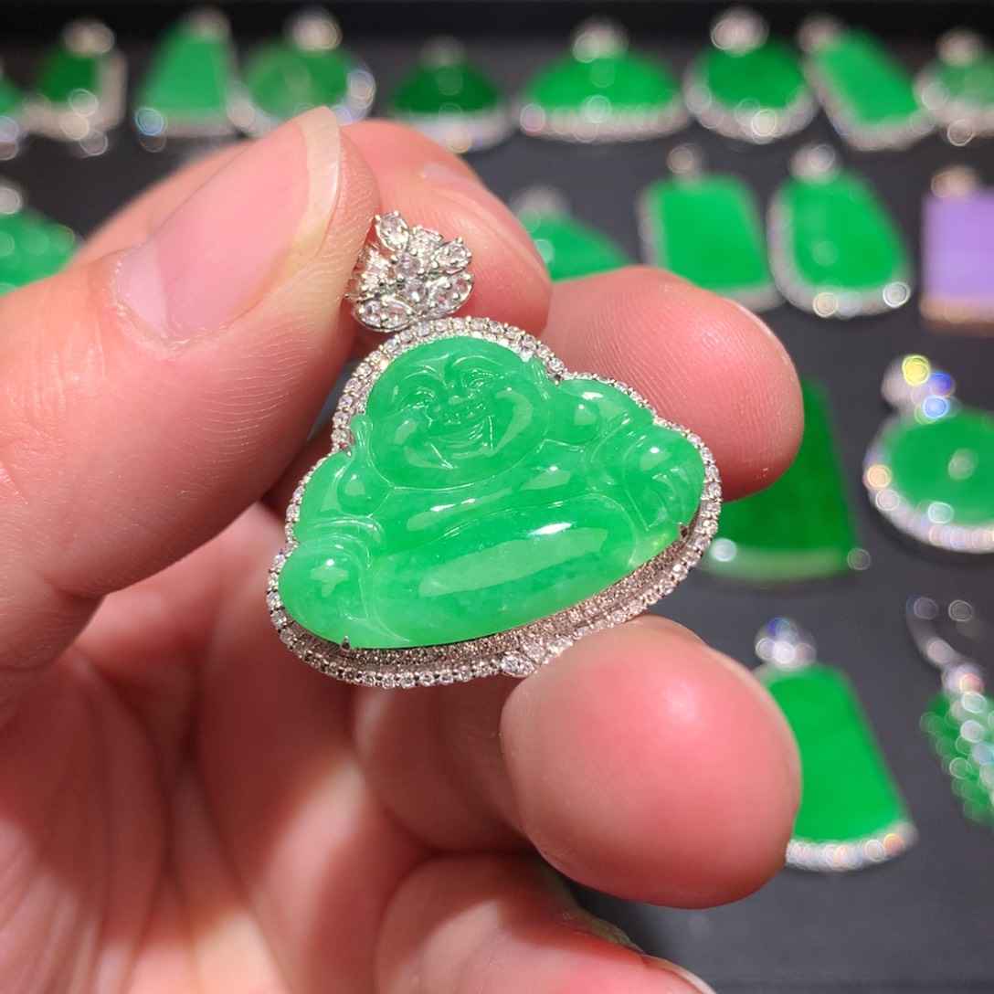 翡翠颈饰18K金镶嵌翡翠