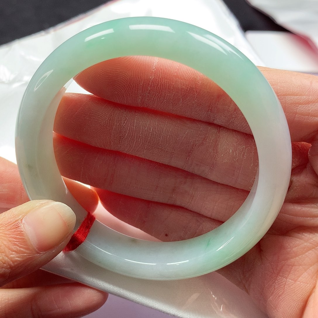 翡翠手镯未镶嵌58圈