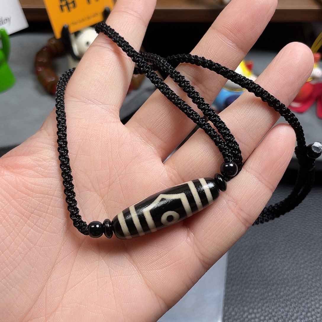 務***。玛瑙/玉髓未镶嵌颈饰