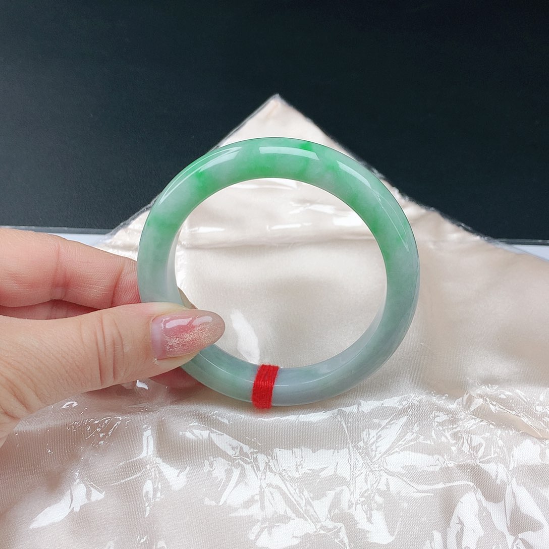 翡翠手镯未镶嵌翡翠291