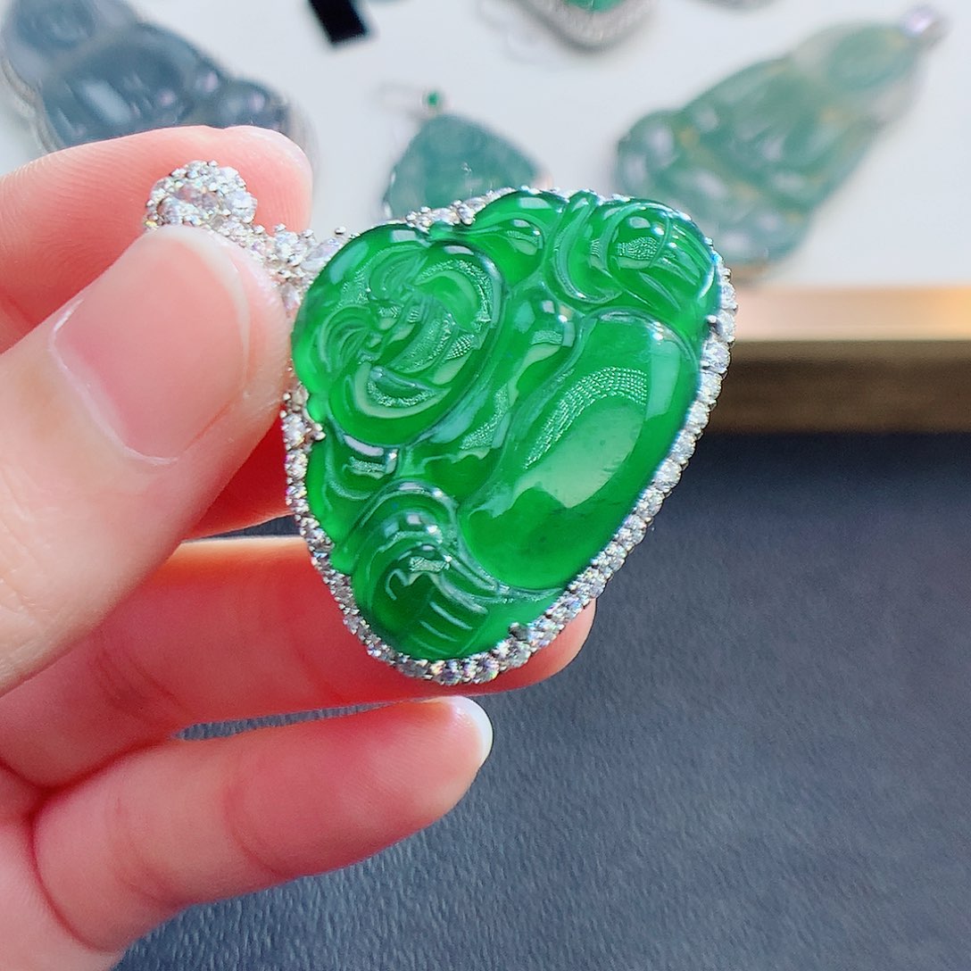 翡翠颈饰银S925镶嵌翡翠