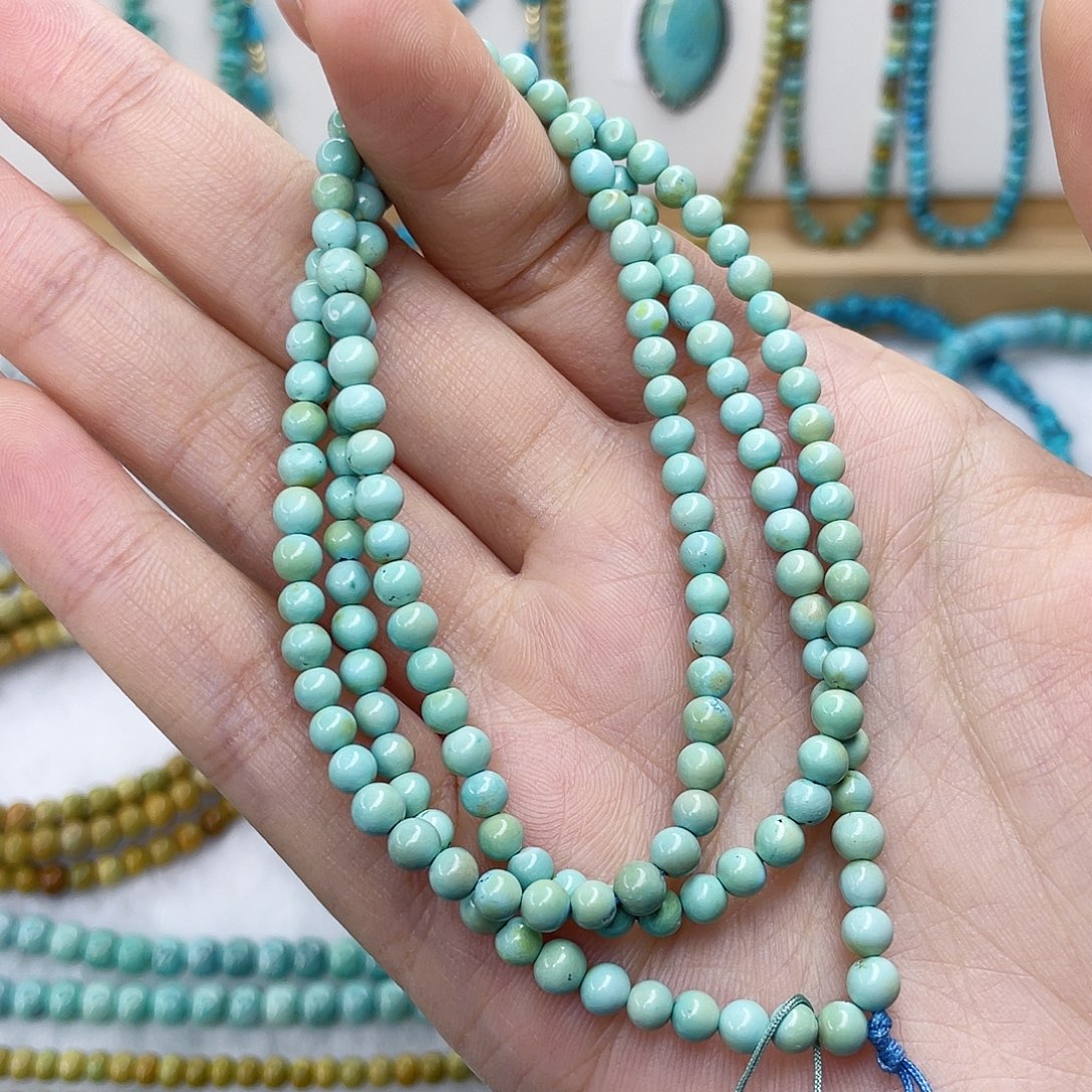 绿松石未镶嵌颈饰