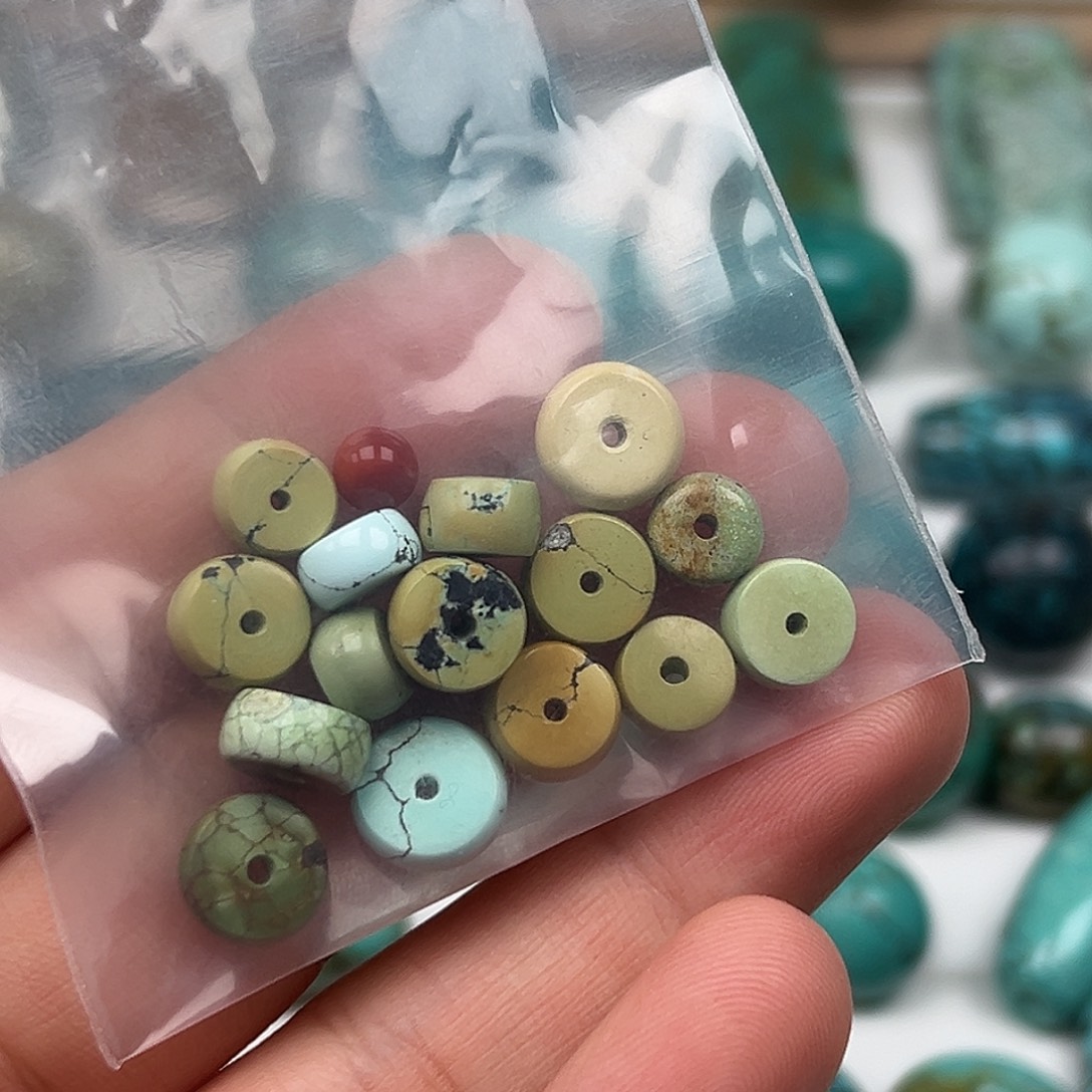 南红玛瑙未镶嵌珠宝奇石