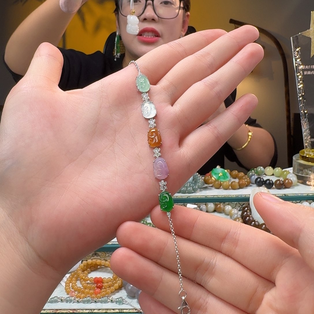 翡翠颈饰18K金镶嵌手串