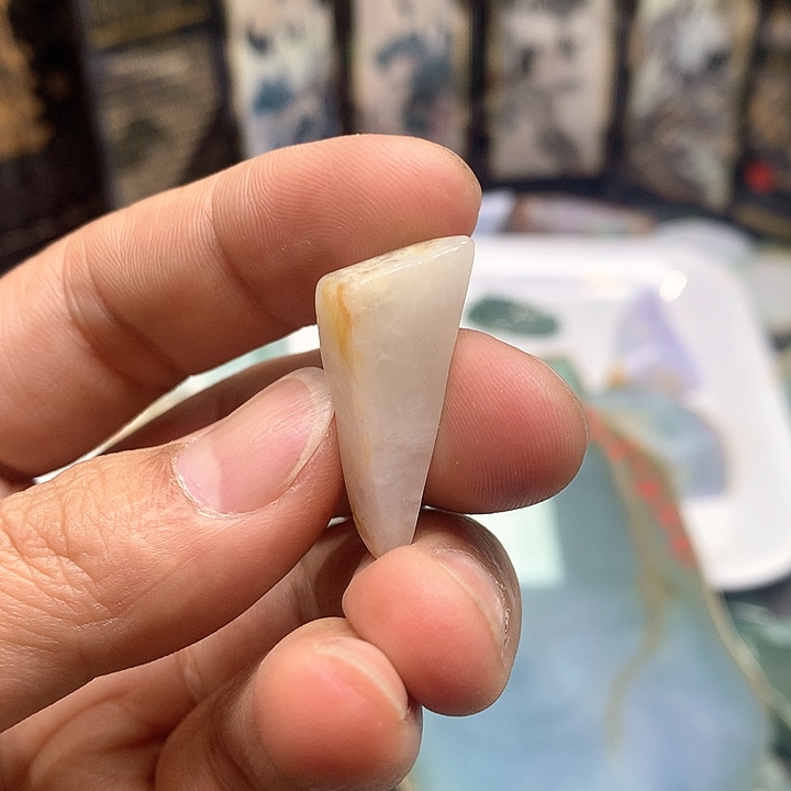 翡翠耳饰未镶嵌天然翡翠