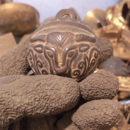 擎***柱闪电购铜摆件工艺品