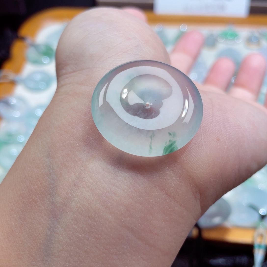 颈饰未镶嵌翡翠平安扣