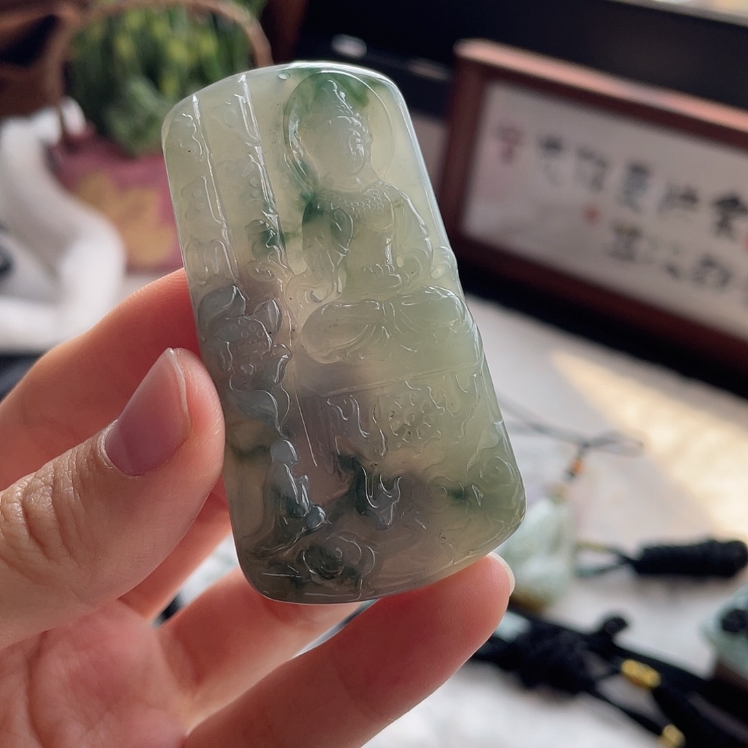阿****翡翠未镶嵌颈饰观音