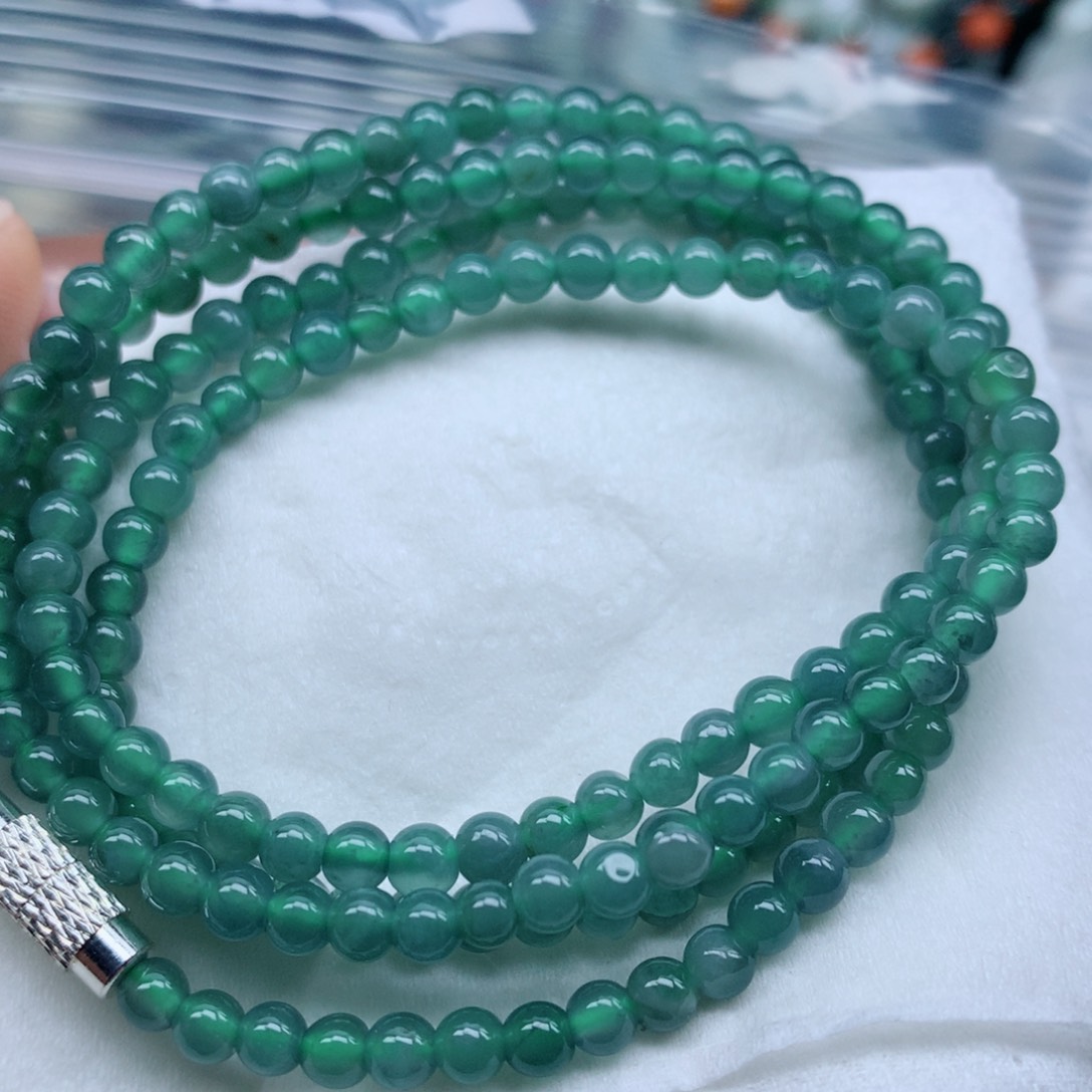 翡翠颈饰未镶嵌手串