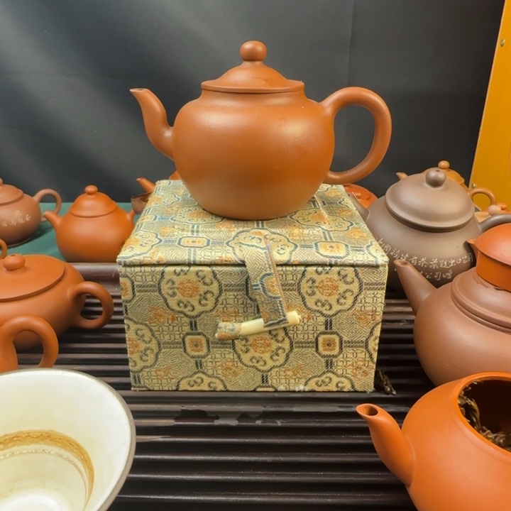 紫泥鸣远宫灯壶容量145cc