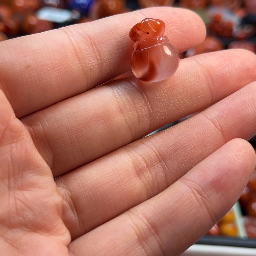 南红玛瑙配饰未镶嵌