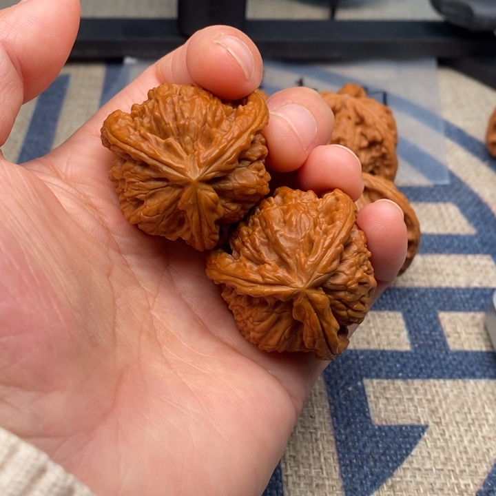 吊坠文玩核桃大*三棱