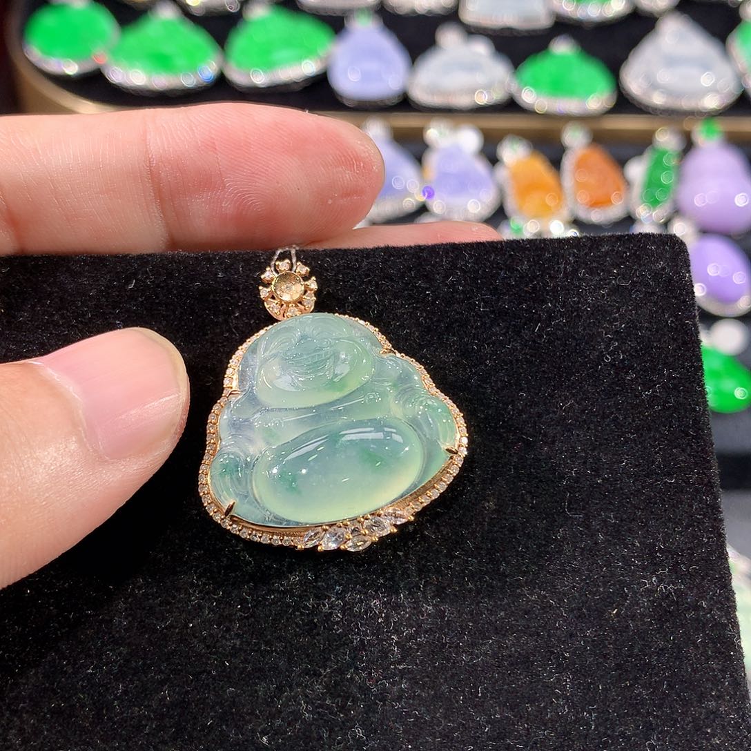 翡翠18K金镶嵌颈饰