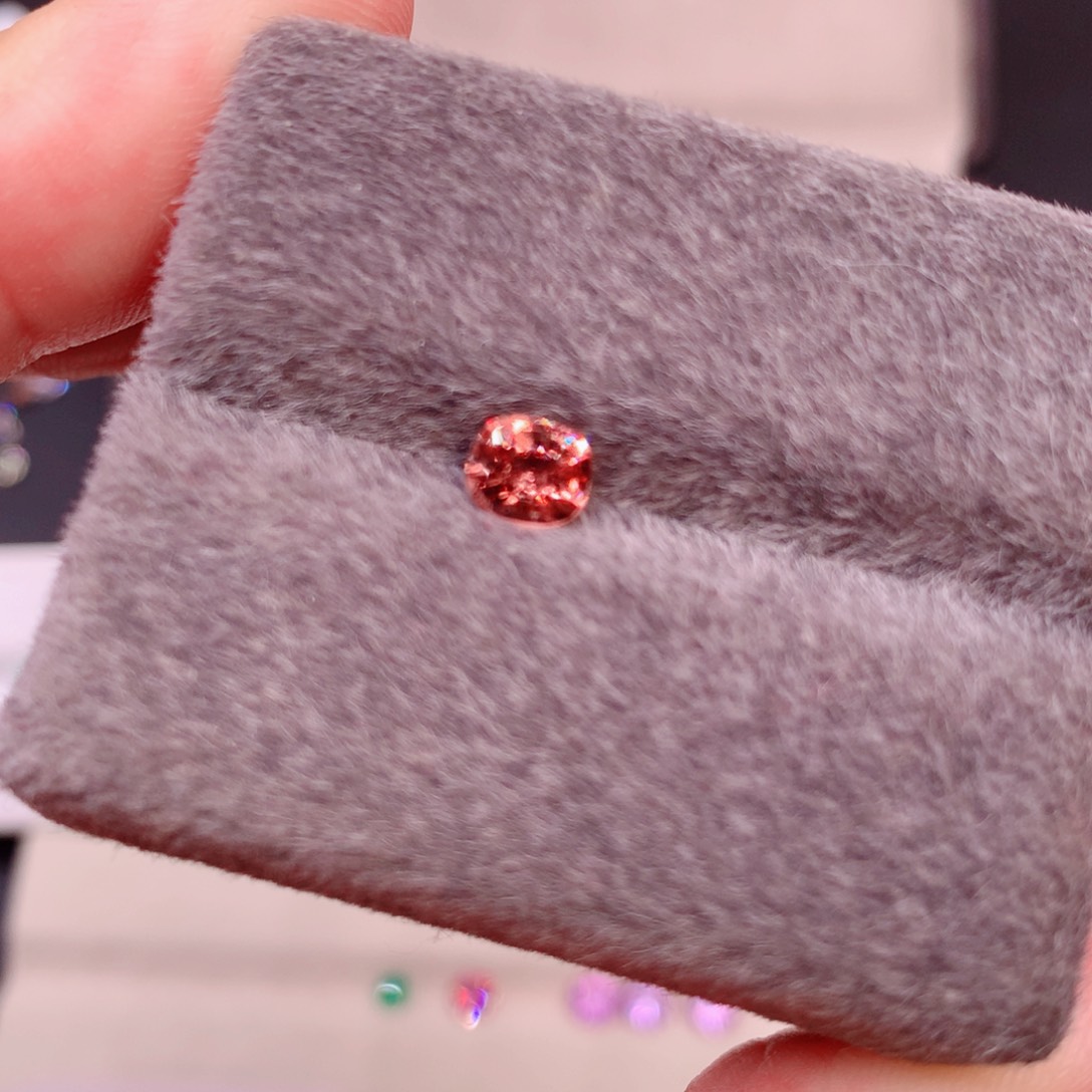 裸石尖晶石0.58ct 天然尖晶石