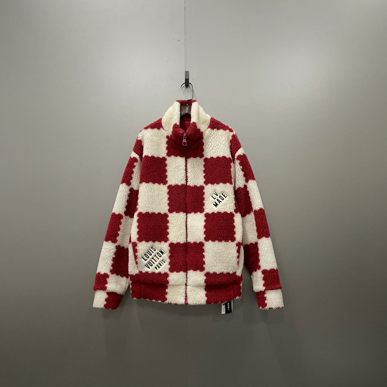 95新 LouisVuitton/路易威登 yy 白红棋盘格泰迪外套 M码 206957