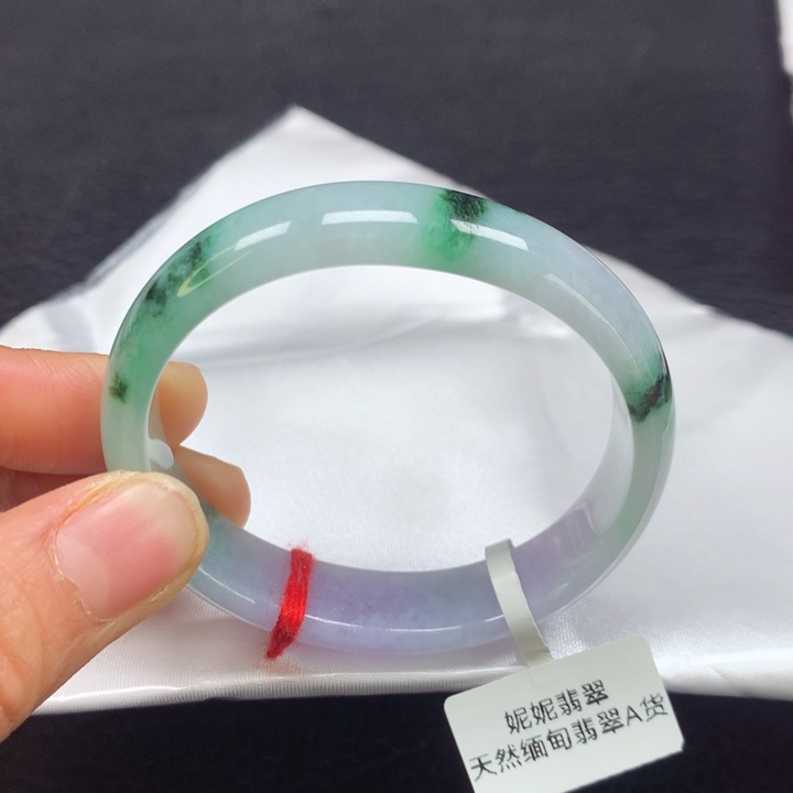 翡翠手镯（贵妃镯）未镶嵌52圈