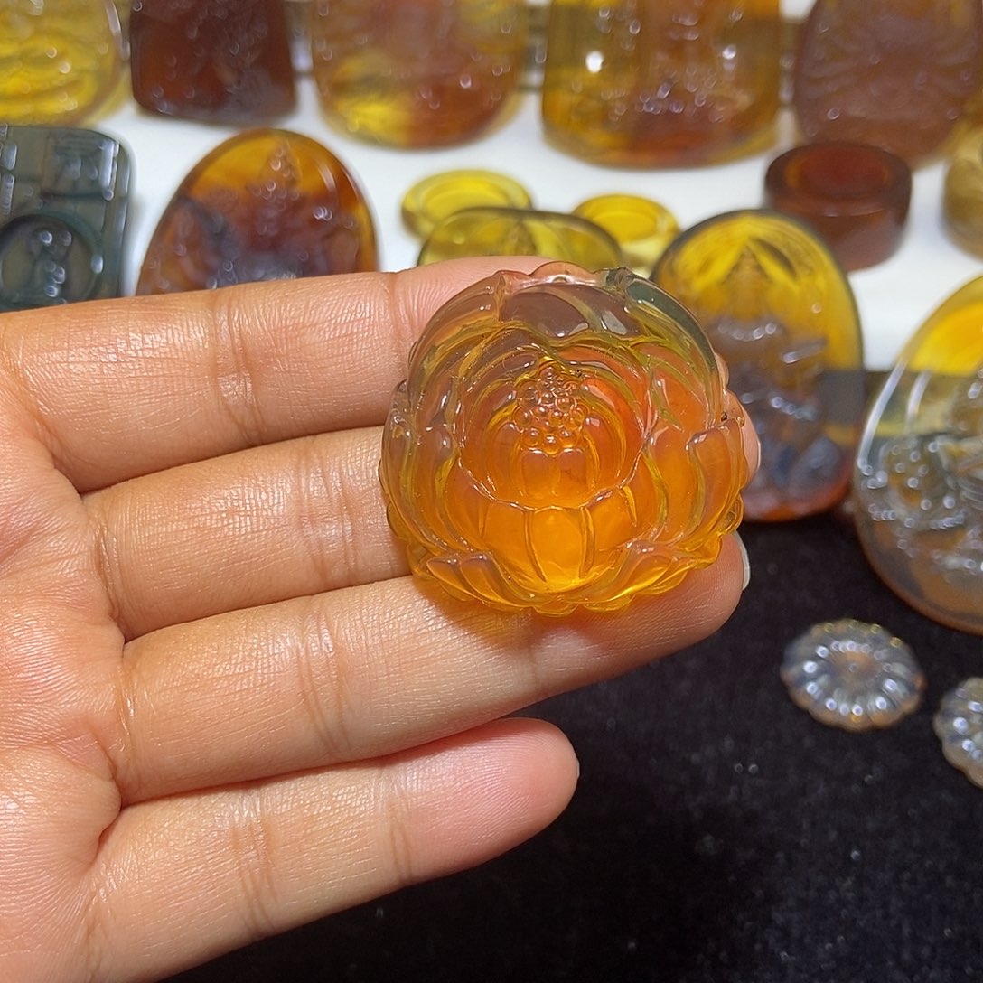 琥珀未镶嵌颈饰缅甸天然琥珀吊坠