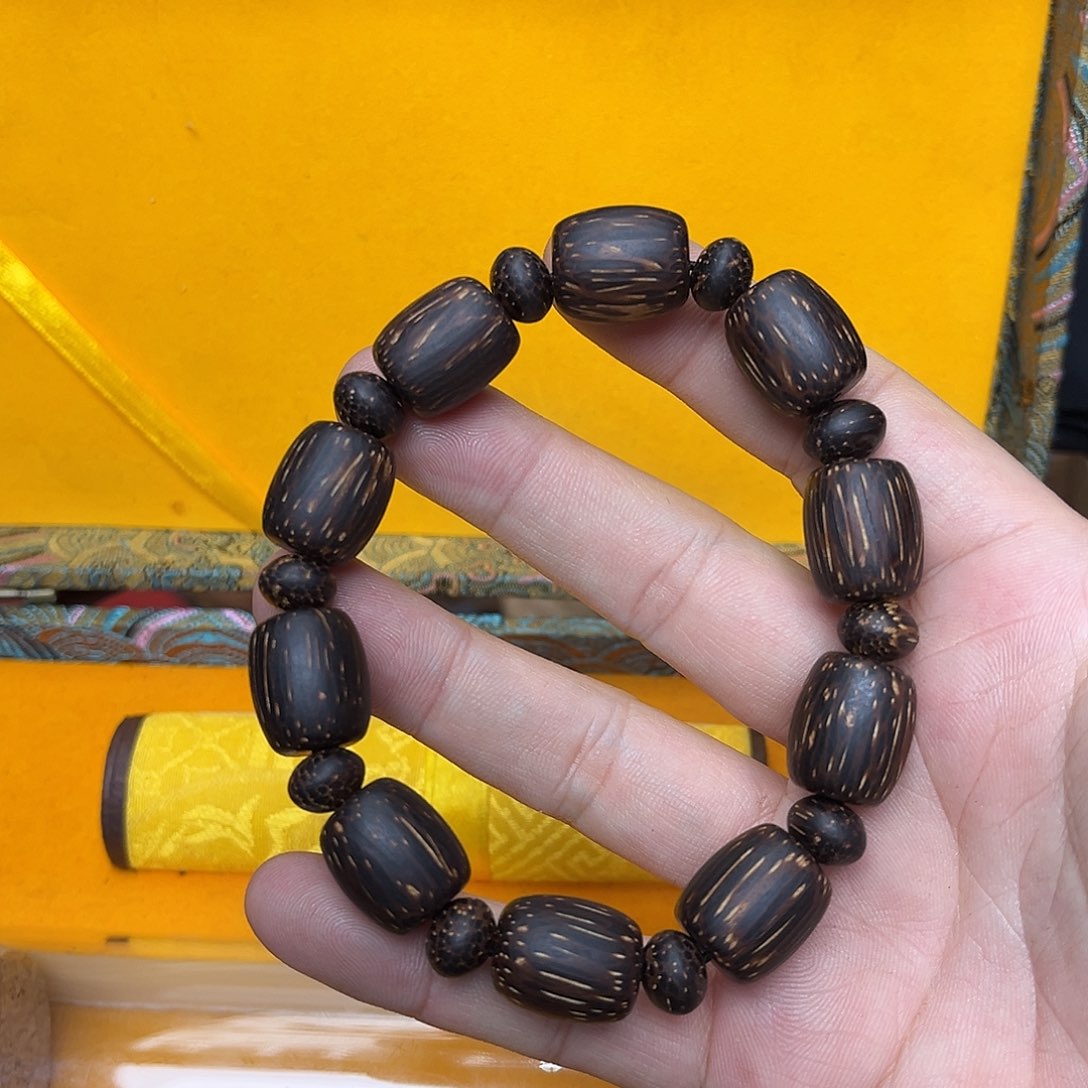 大叶紫檀（黑酸枝木类）