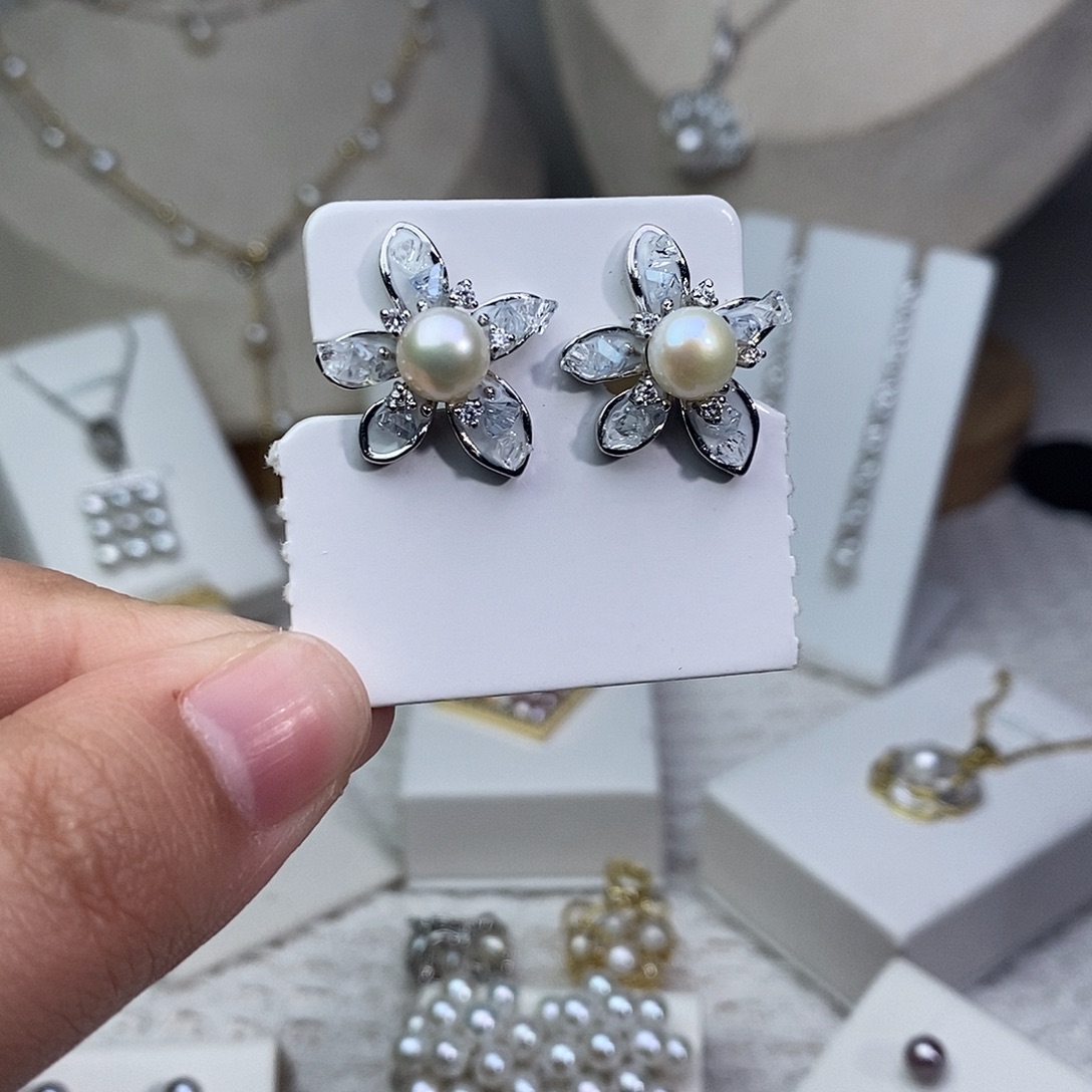 淡水珍珠银S925镶嵌耳饰