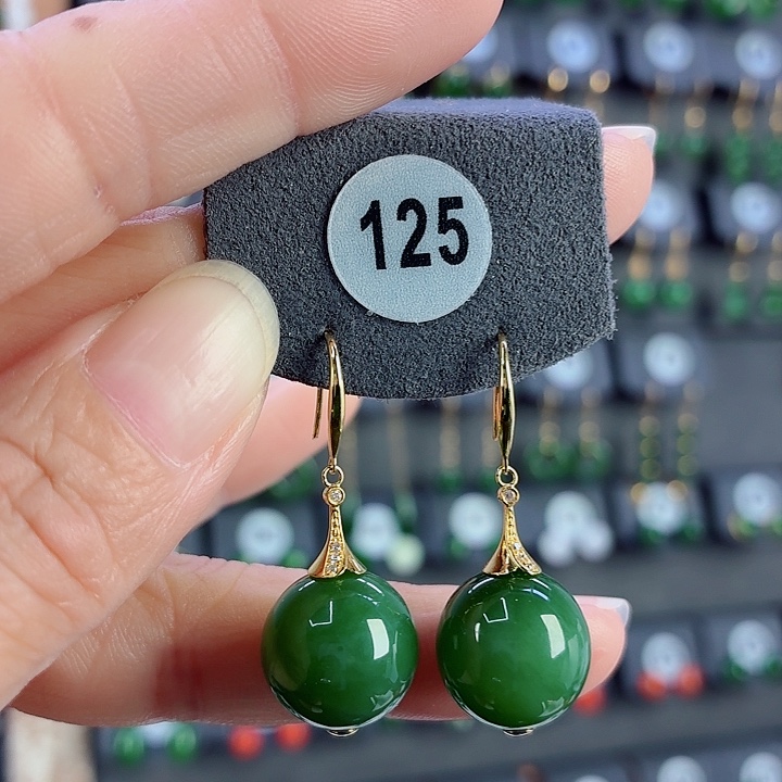 和田玉18K金镶嵌耳饰