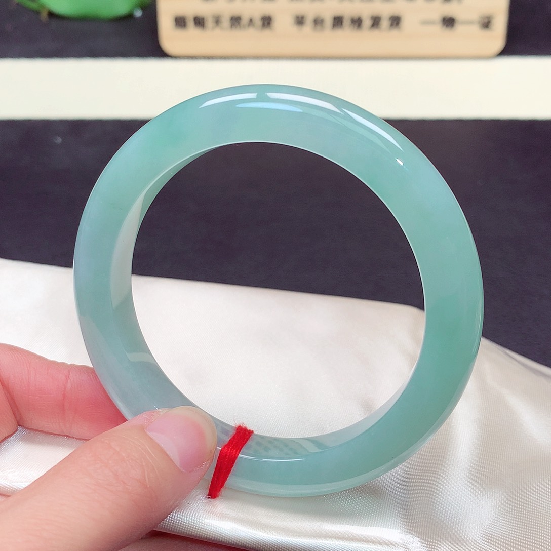 翡翠手镯未镶嵌469号