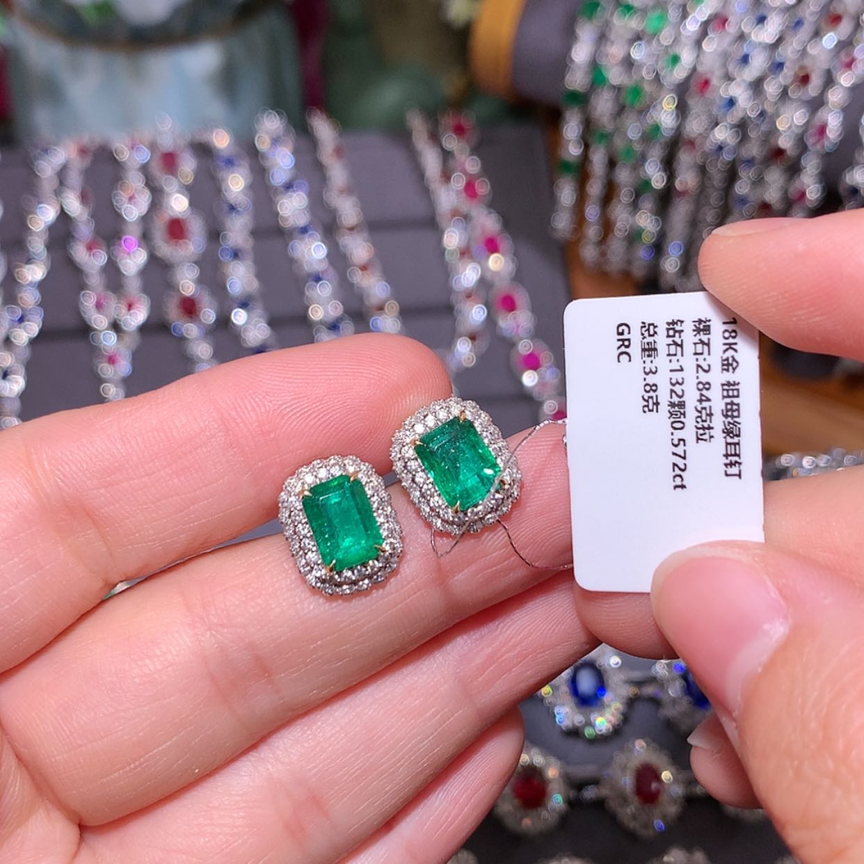 【闪购商品】耳钉18K金镶嵌祖母绿