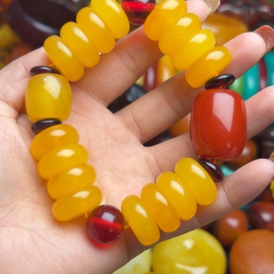 琥珀手串未镶嵌蜜蜡