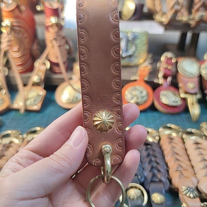 c***2双面压花钥匙链扣