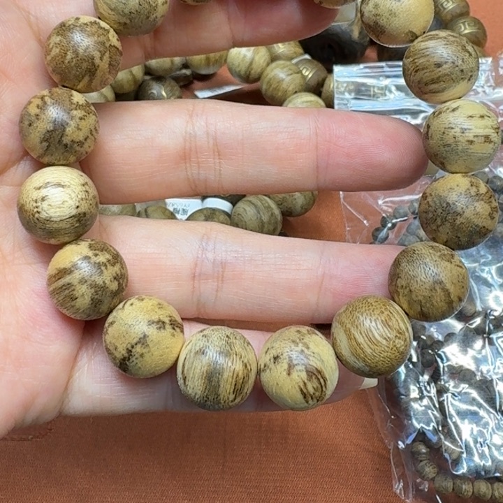 大叶紫檀（黑酸枝木类）