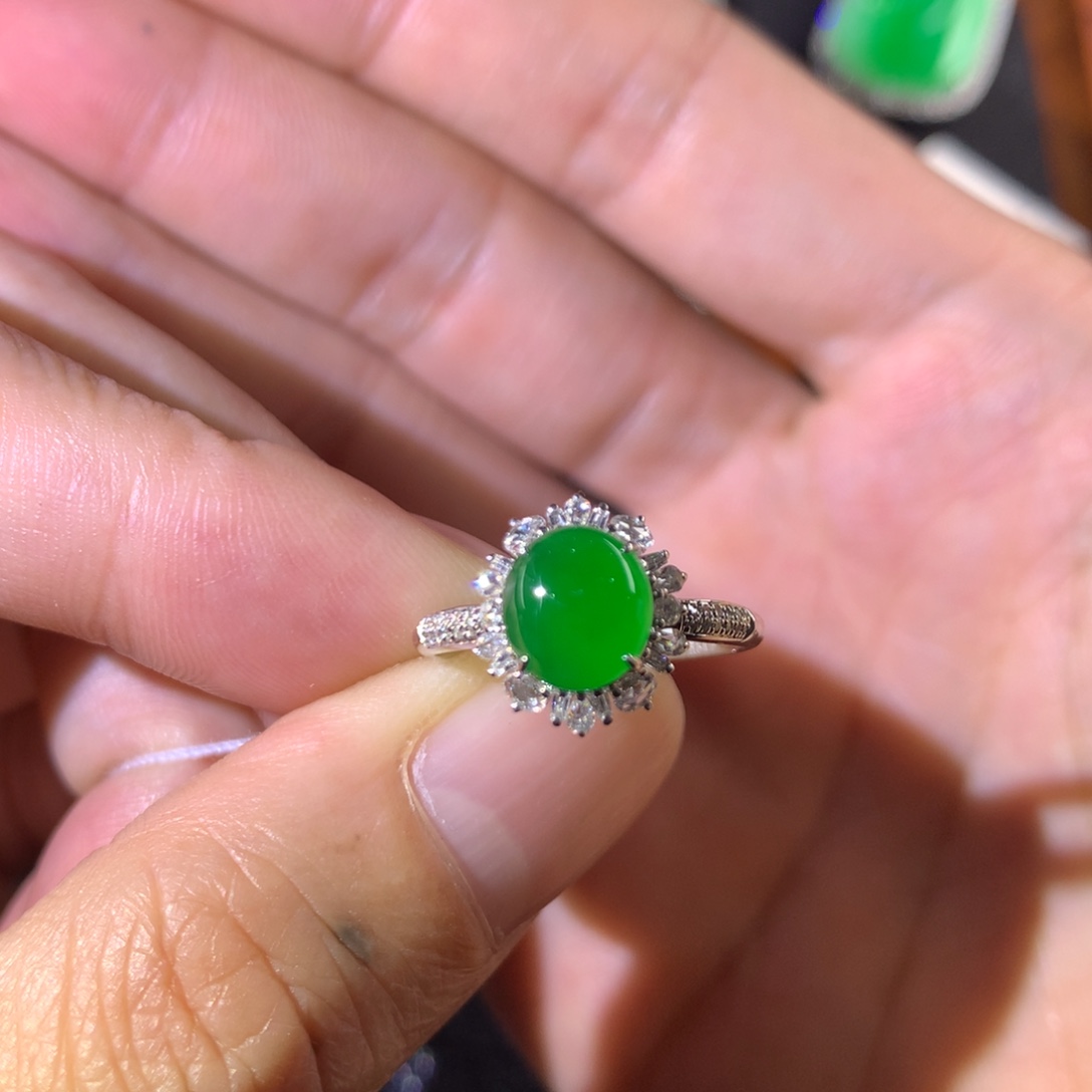 翡翠18K金镶嵌戒指翡翠