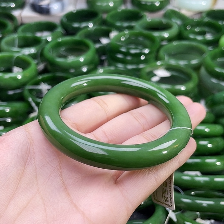 未镶嵌手镯和田玉（碧玉）