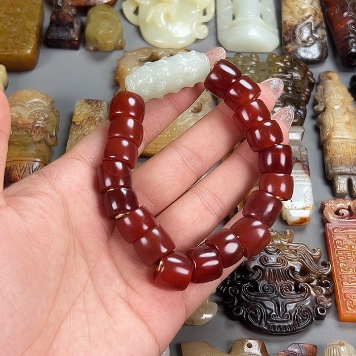 和田玉未镶嵌颈饰一**花