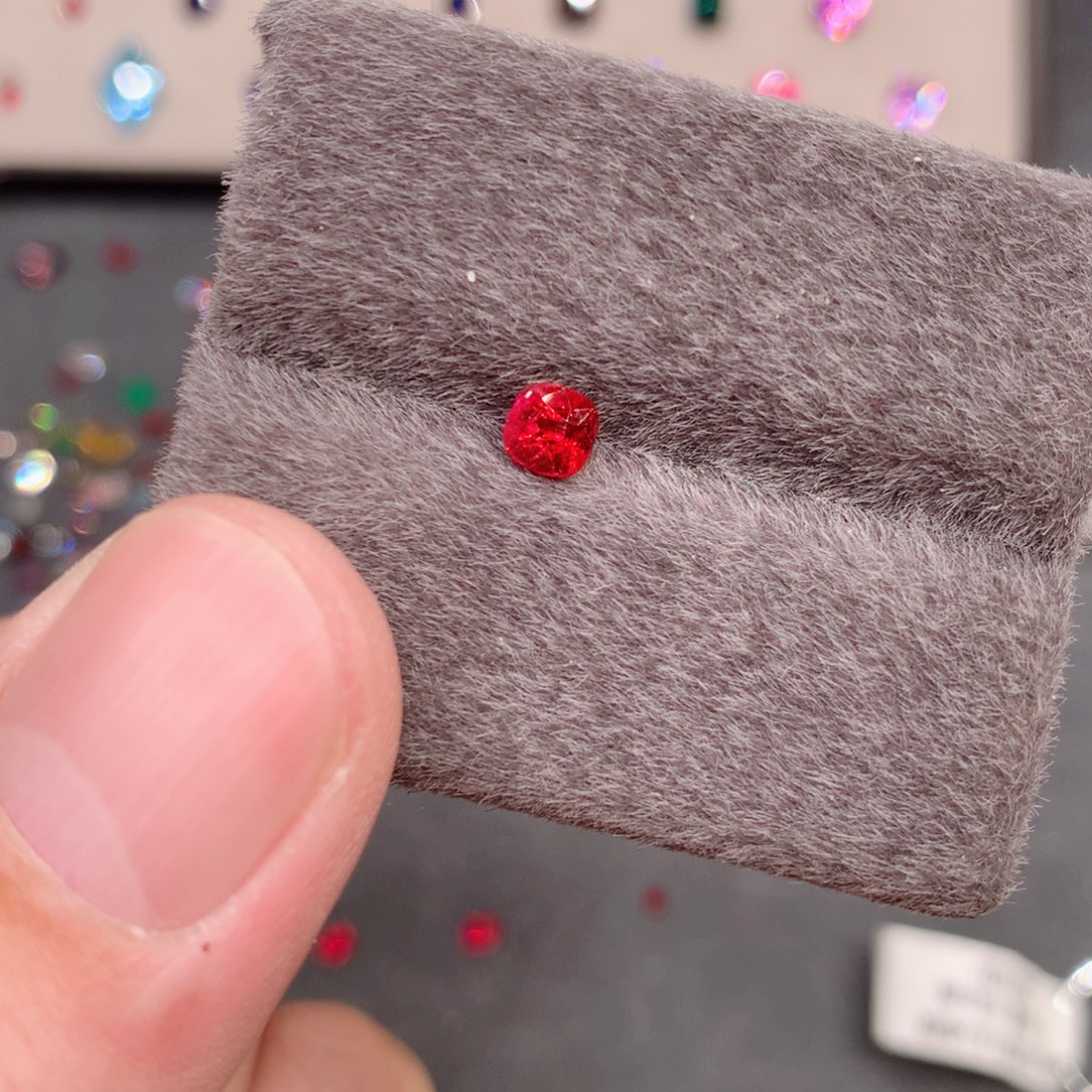 裸石尖晶石0.56ct 绝地武士