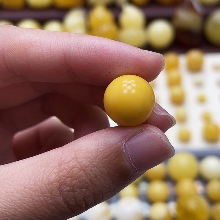 琥珀未镶嵌裸石12.5mm氧化圆珠瑕