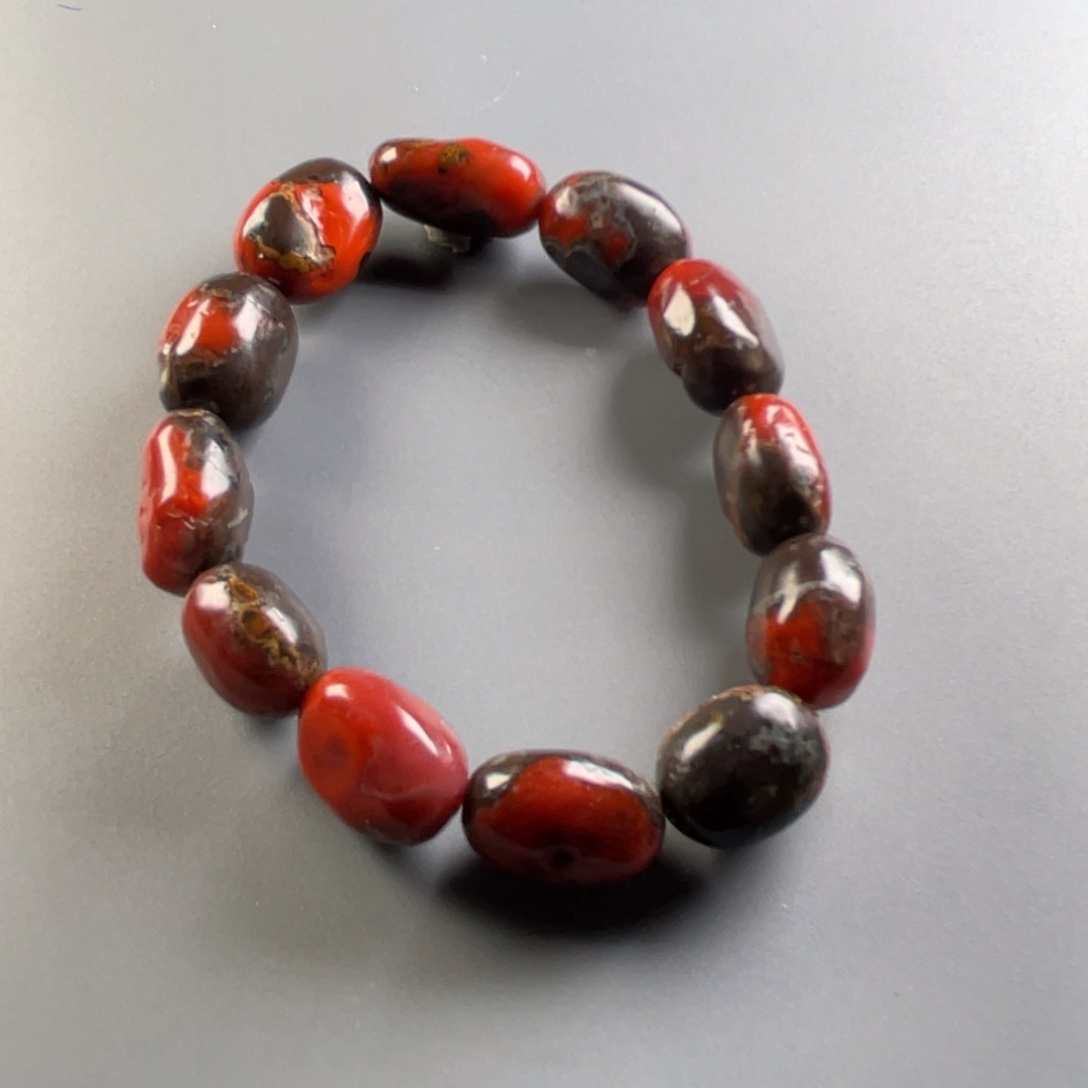 南红玛瑙天然原矿杨柳阿东寨老南红随形单圈未镶嵌齐***墙