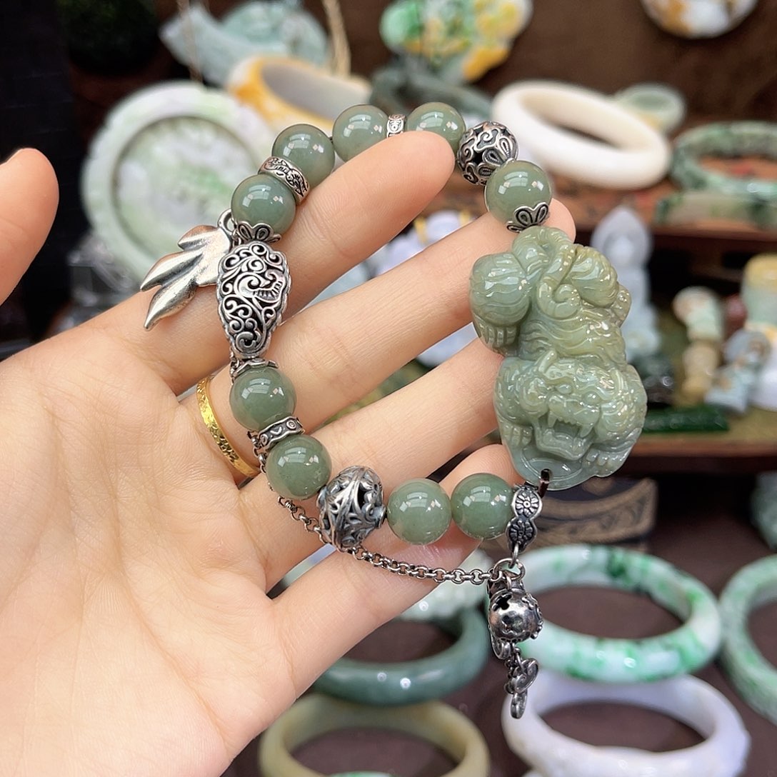 m***哒翡翠未镶嵌手链手链
