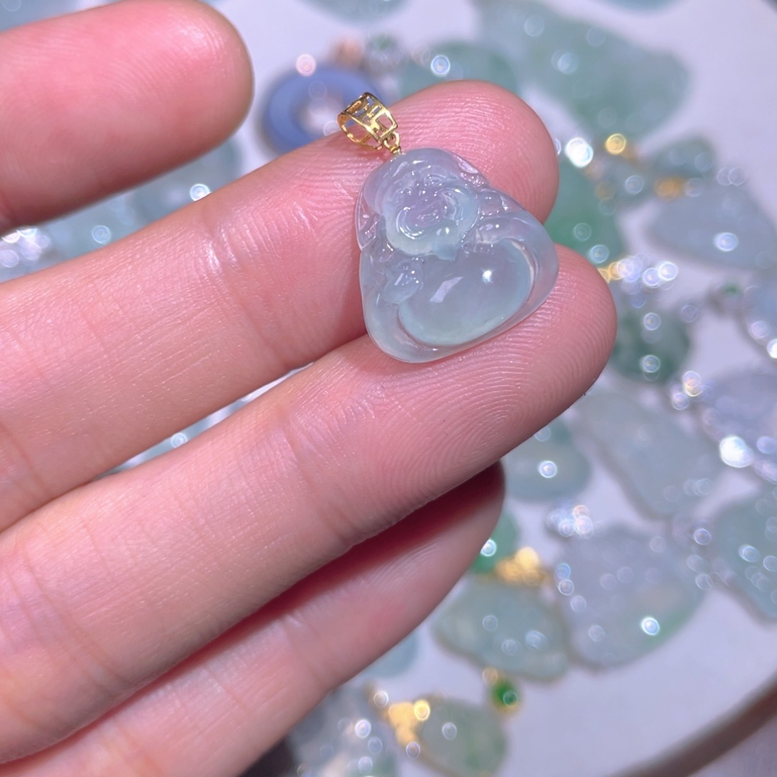 翡翠18K金镶嵌颈饰翡翠