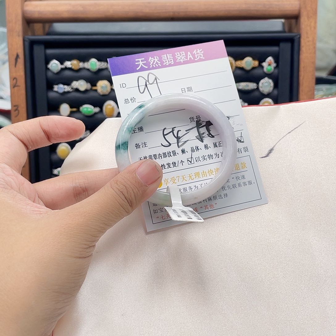 翡翠颈饰未镶嵌天然翡翠Ａ货