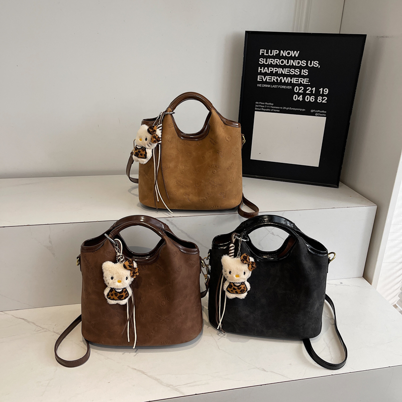 编号（9572）单根斜挎包适合高个子女生的包包时尚轻奢秋冬小众