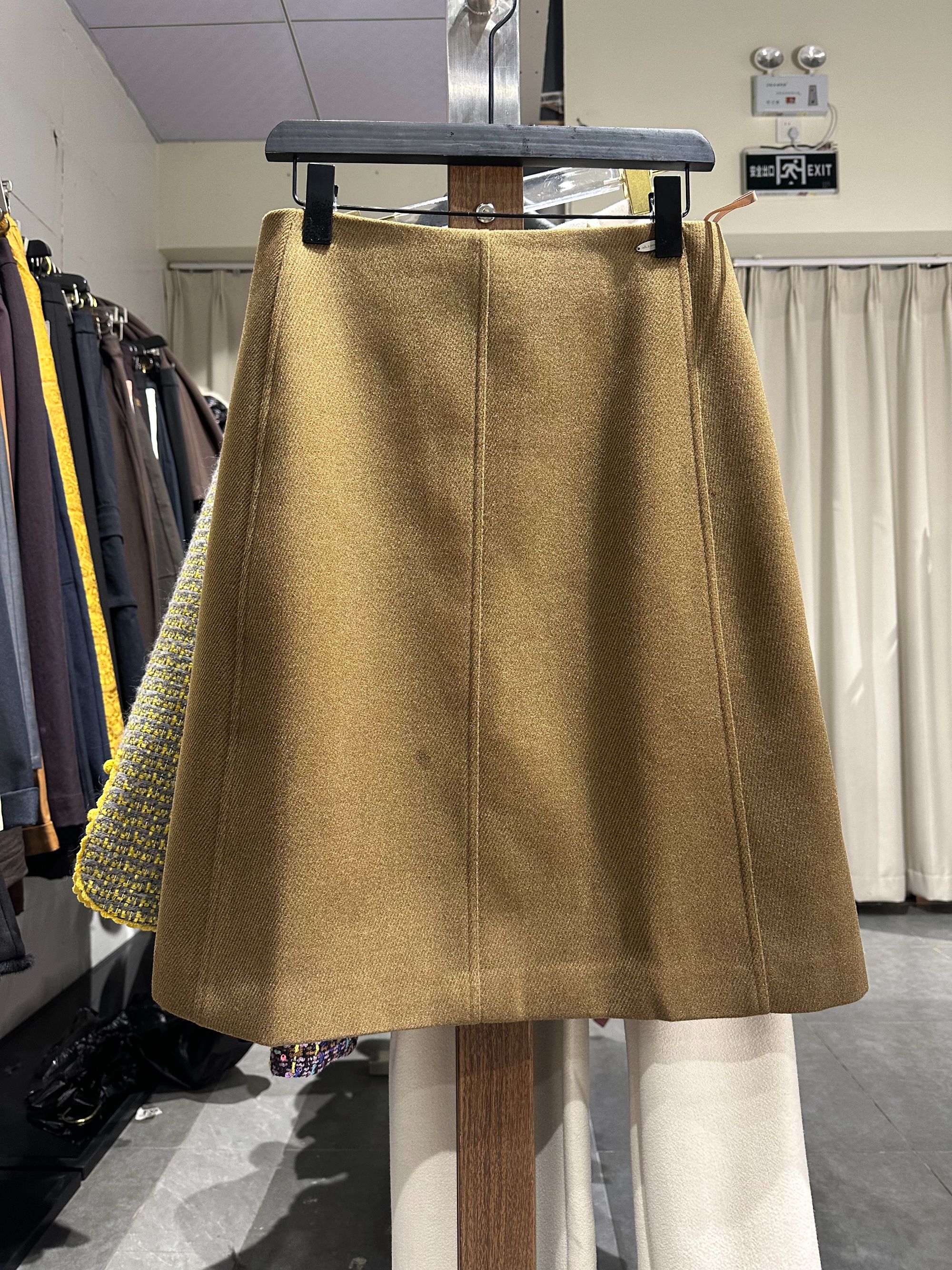 A1532 静奢风A字裙短裙直筒裙厚款半身裙时尚气质秋冬卡其